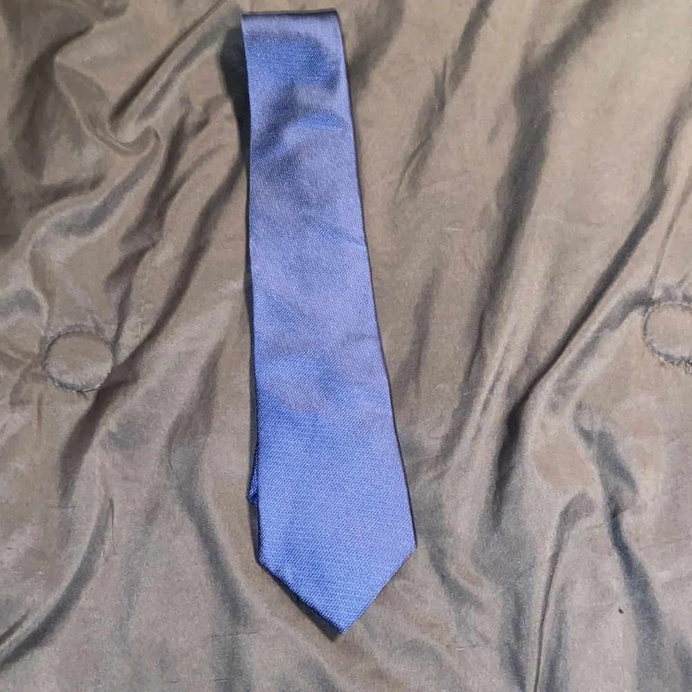Blue 100% silk Calvin Klein necktie
